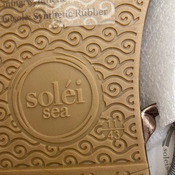 REVOLVE SOLEI SEA women's indie sandal in metallic gold size 11 NWT - Picture 12 of 12